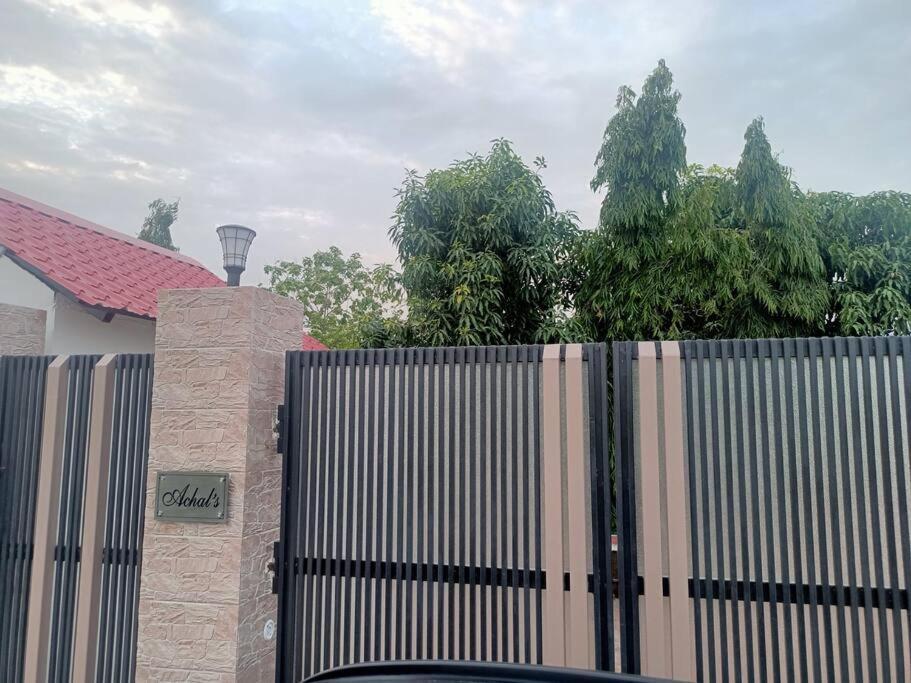 Achal Farm जंगल में मंगल Villa Gurgaon Luaran gambar